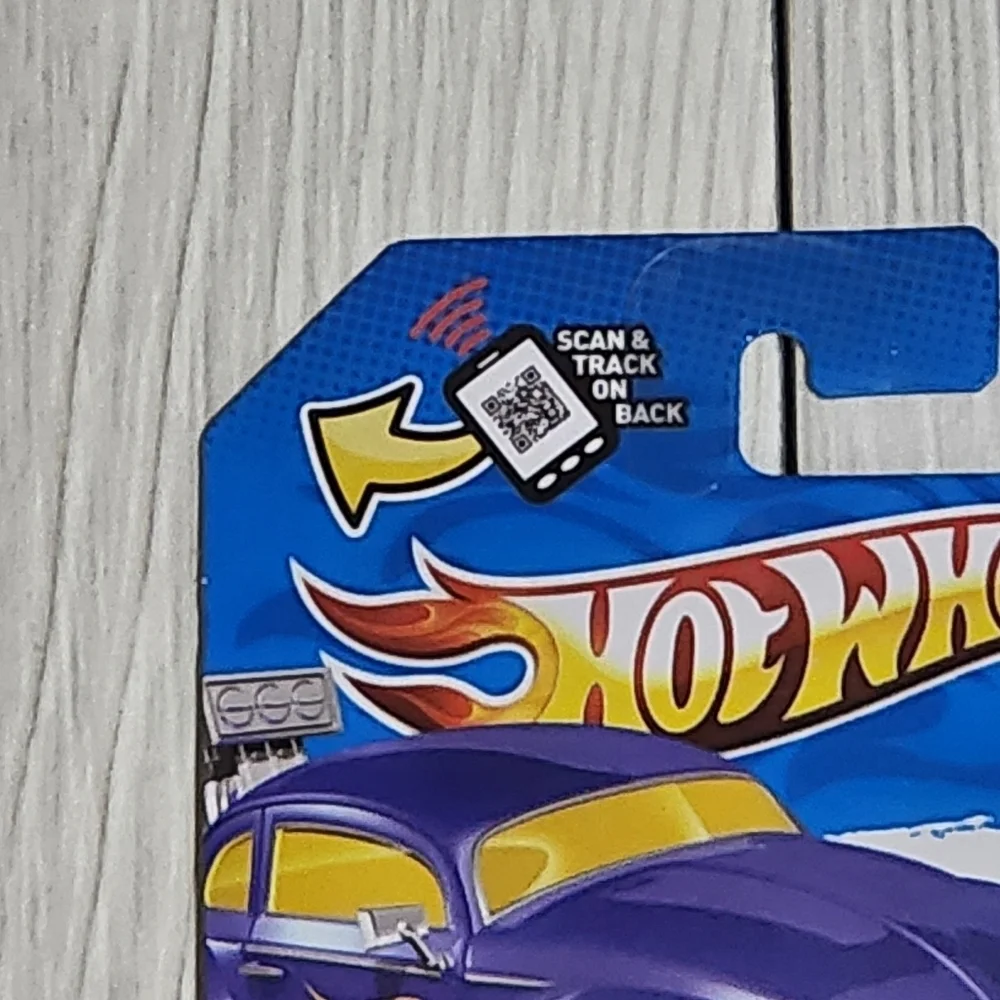 Hot Wheels Blue Volkswagen Beetle Toy Car #151/247 NWT